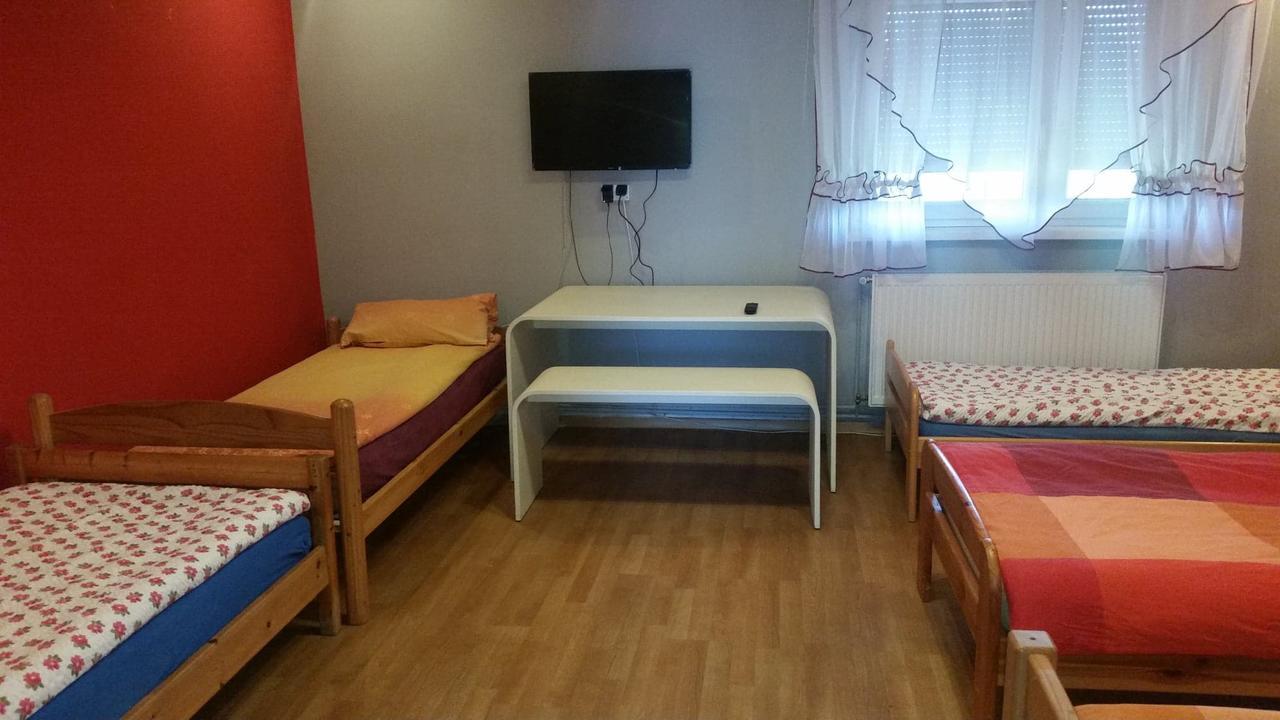 Pokoje Goscinne "U Karola" Pracownicze Scinawa ภายนอก รูปภาพ
